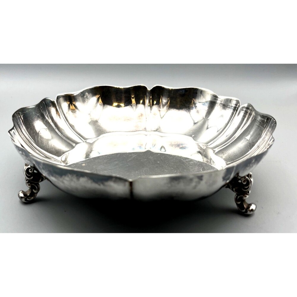 Vtg Oneida Oneida Silverplate 3-Footed Scalloped Serving Bowl Ornate Candy Dish